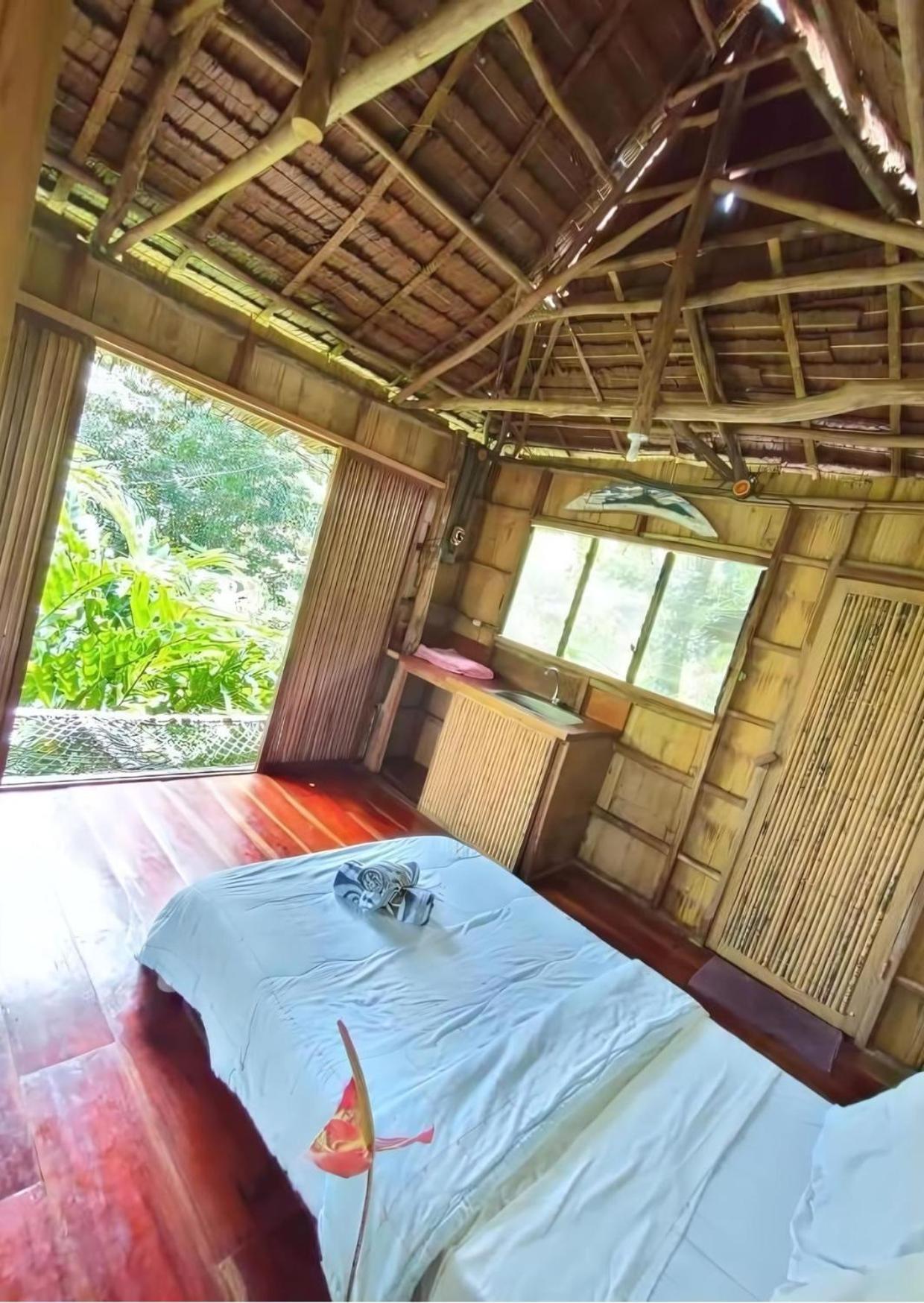 Canjahawon Nipa Hut Siquijor